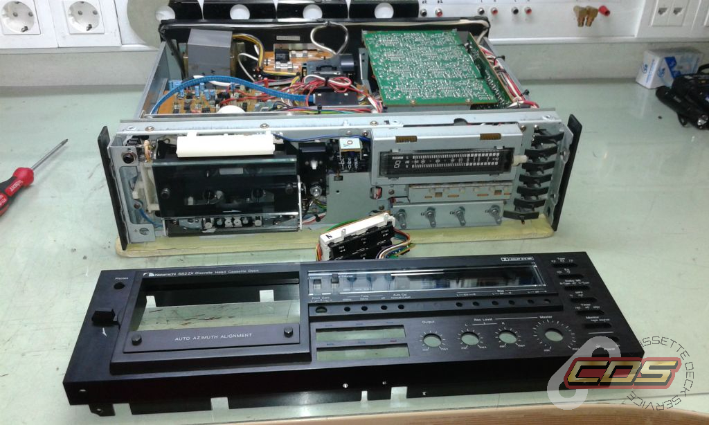 Nakamichi 682ZX - top cover removed, initial inspection