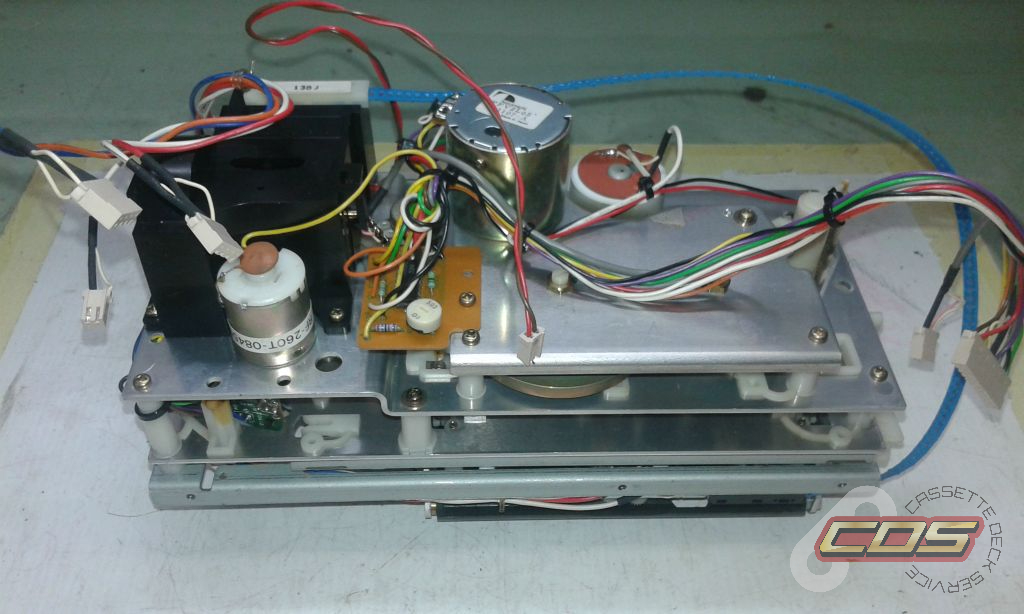 Nakamichi 682ZX - mechanism exposed before cleaning