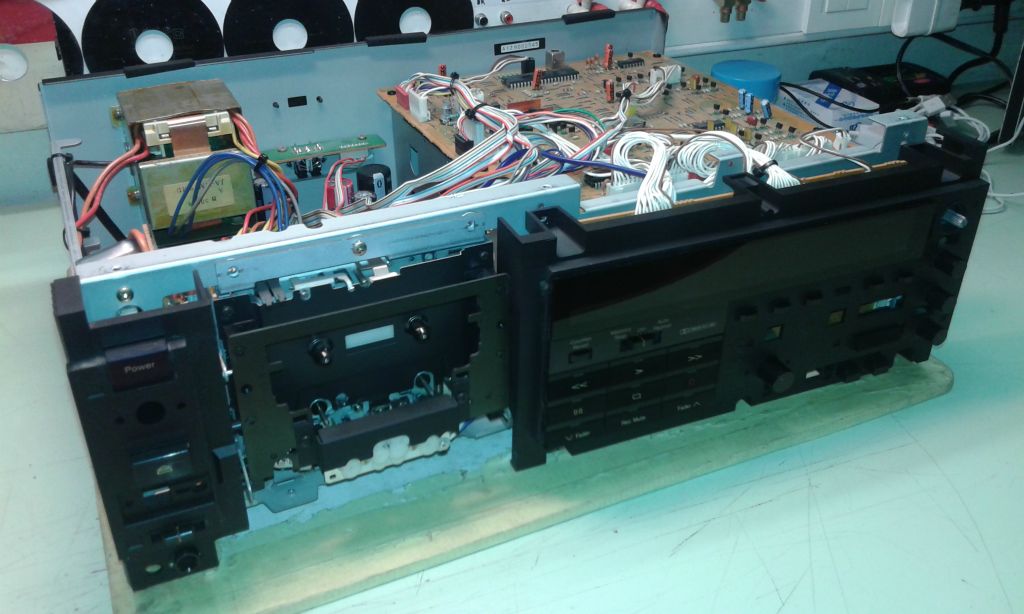 Nakamichi CR-7 - top cover removed, initial inspection